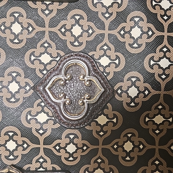 🫨🥹 BRIGHTON BROWN AND TAN LEATHER SMALL PURSE - Picture 2 of 8